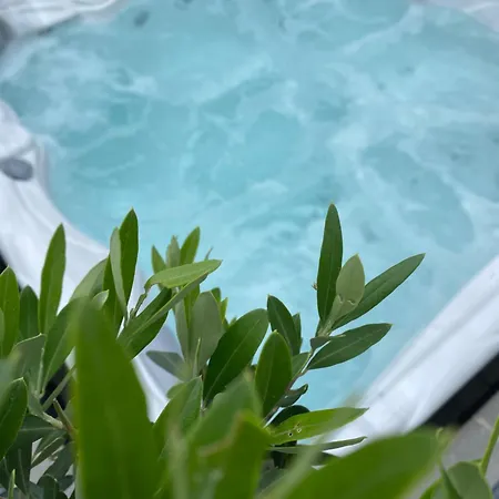 Дом отдыха Maison Jacuzzi Prive - Sejour Detente 7personnes *